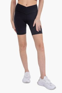 Venice Crossover Waist Biker Shorts-Black