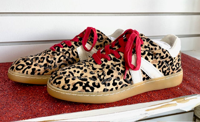 Veneus Sneakers