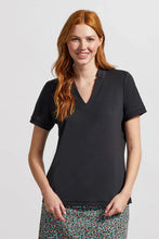 PERFORMANCE UPF 50+ V-NECK TOP-Black