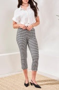 PULL ON CAPRI W/SIDE SLIT-BLACK