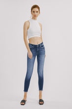 Kan Can Mid-Rise Fray Skinny Jeans